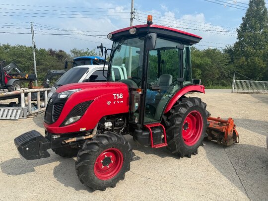 TYM 트랙터 T58 (55마력) 앞좌측면