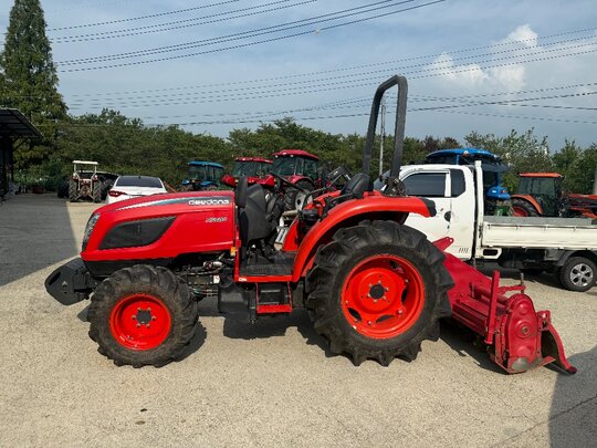 대동 트랙터 NS580 (58마력) 앞좌측면