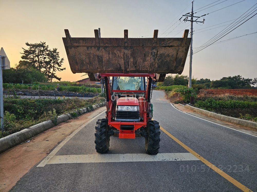 Kubota Tractor L44SU (42hp) 뒤우측면