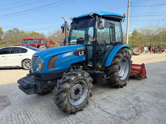 LS 트랙터 XU6155 (55.7마력) 앞좌측면