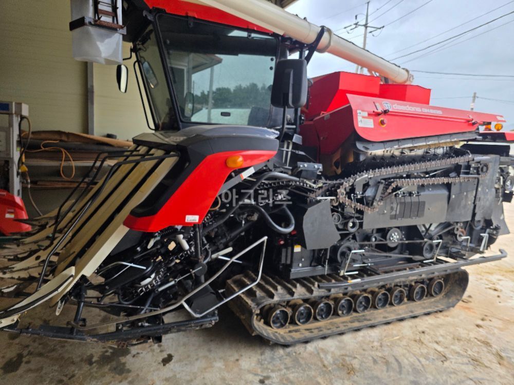Daedong Combine Harvester DH6135 (6Rows) 뒤우측면
