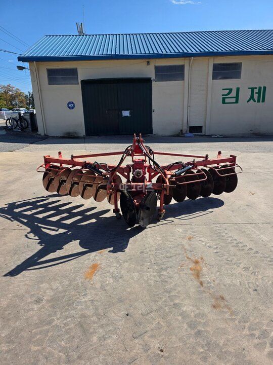 영진기계 원판쟁기(12련) YDP122L-H 앞좌측면