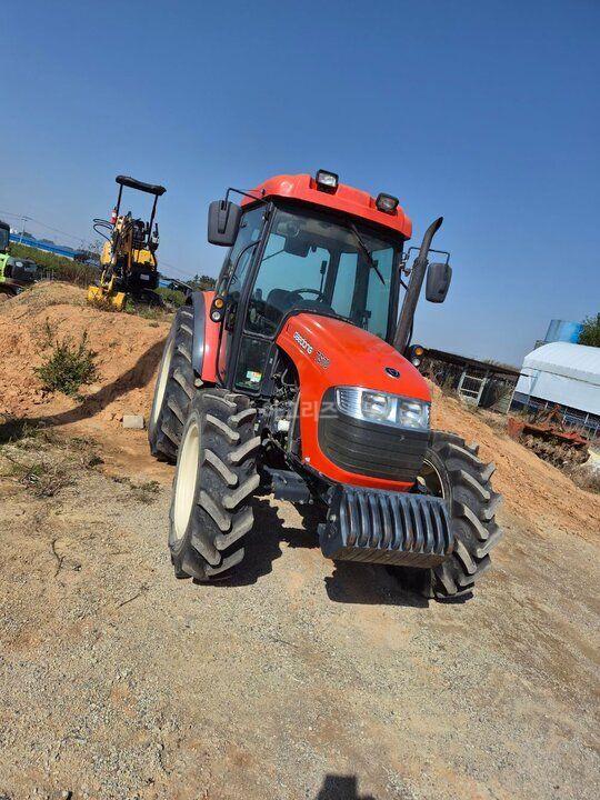 Daedong Tractor TS70 (68hp) 앞좌측면