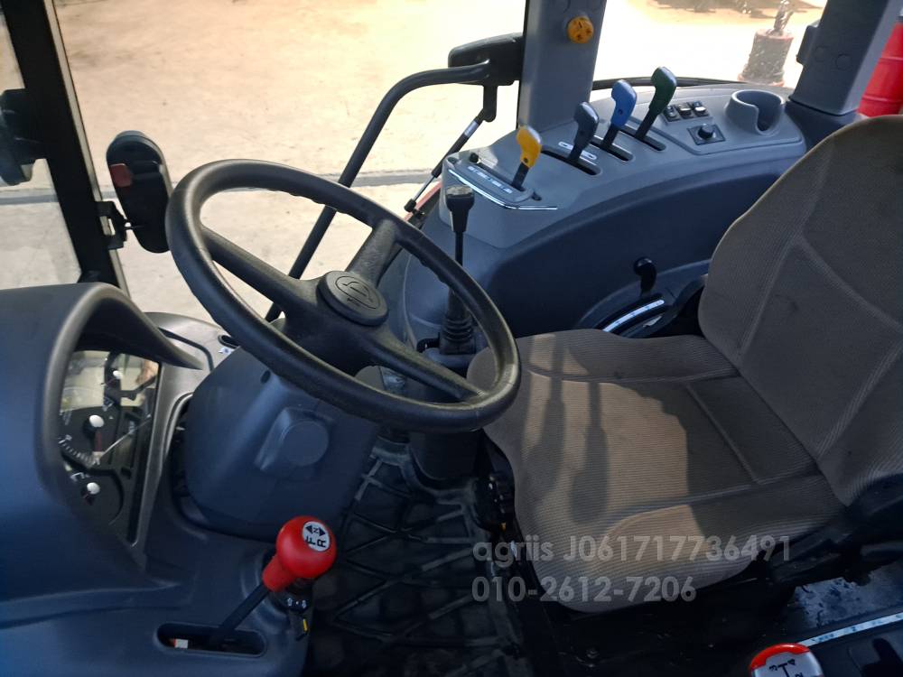 Daedong Tractor RX630 (63hp) 운전석