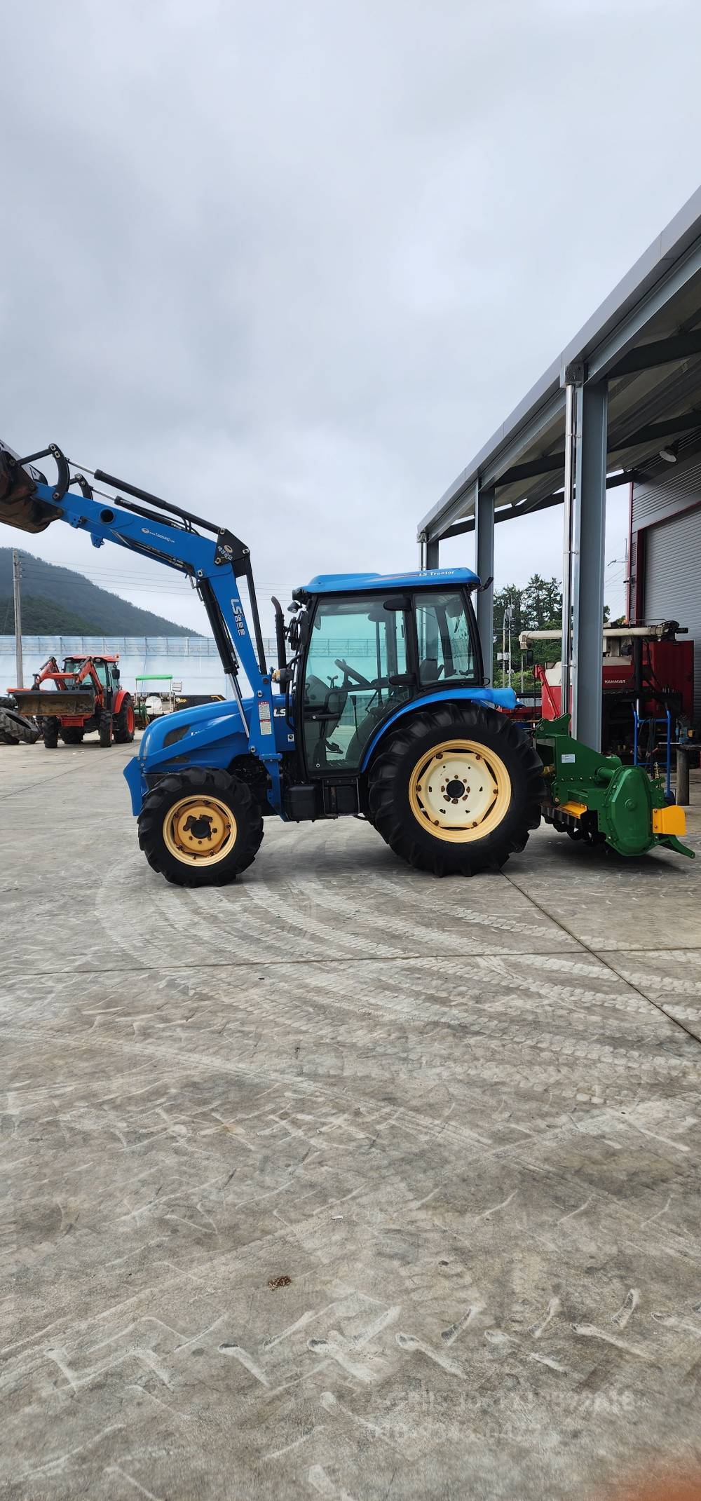 LS Tractor U6020 (55hp) 앞좌측면