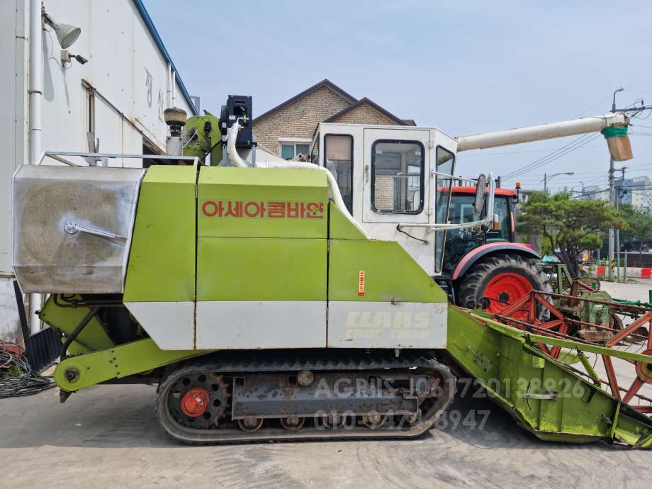 Shibaura Combine Harvester CT-2100A (보통형) 뒤우측면