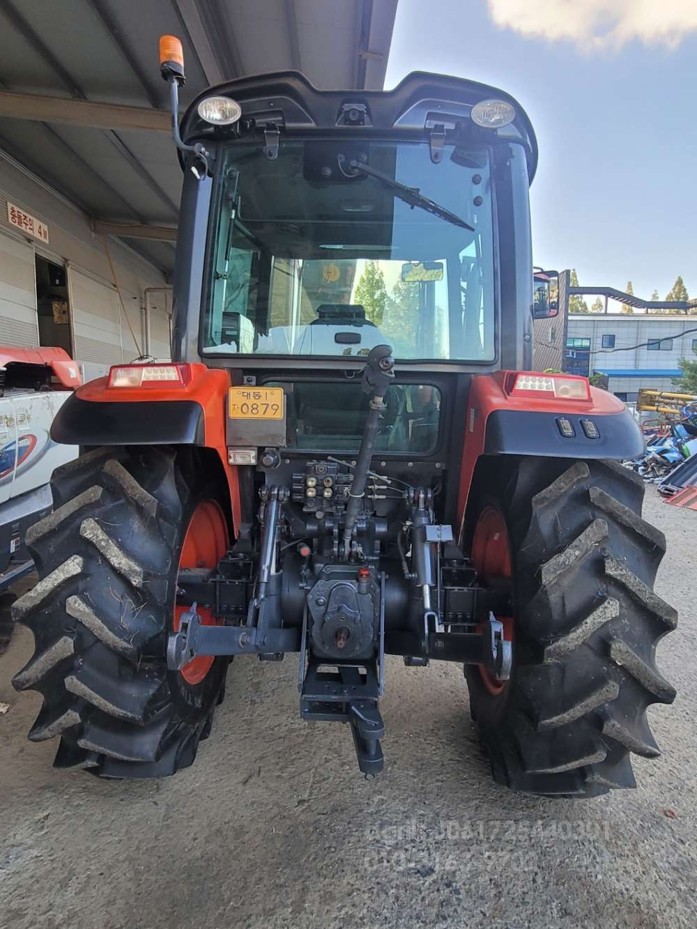 Daedong Tractor PX800 (80hp) 측면