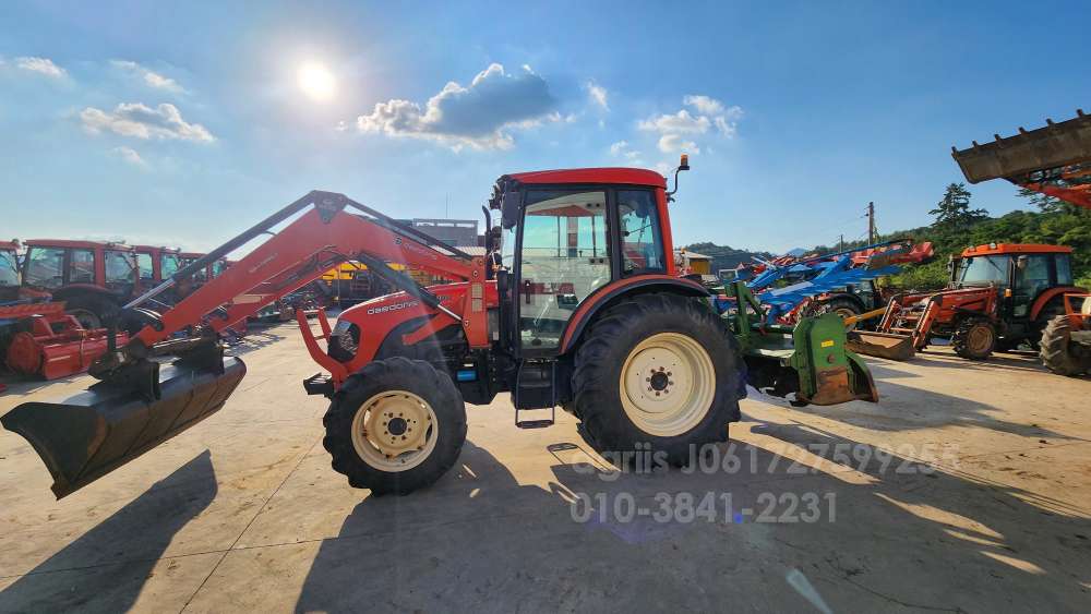 Daedong Tractor MX100 (100hp) 앞좌측면