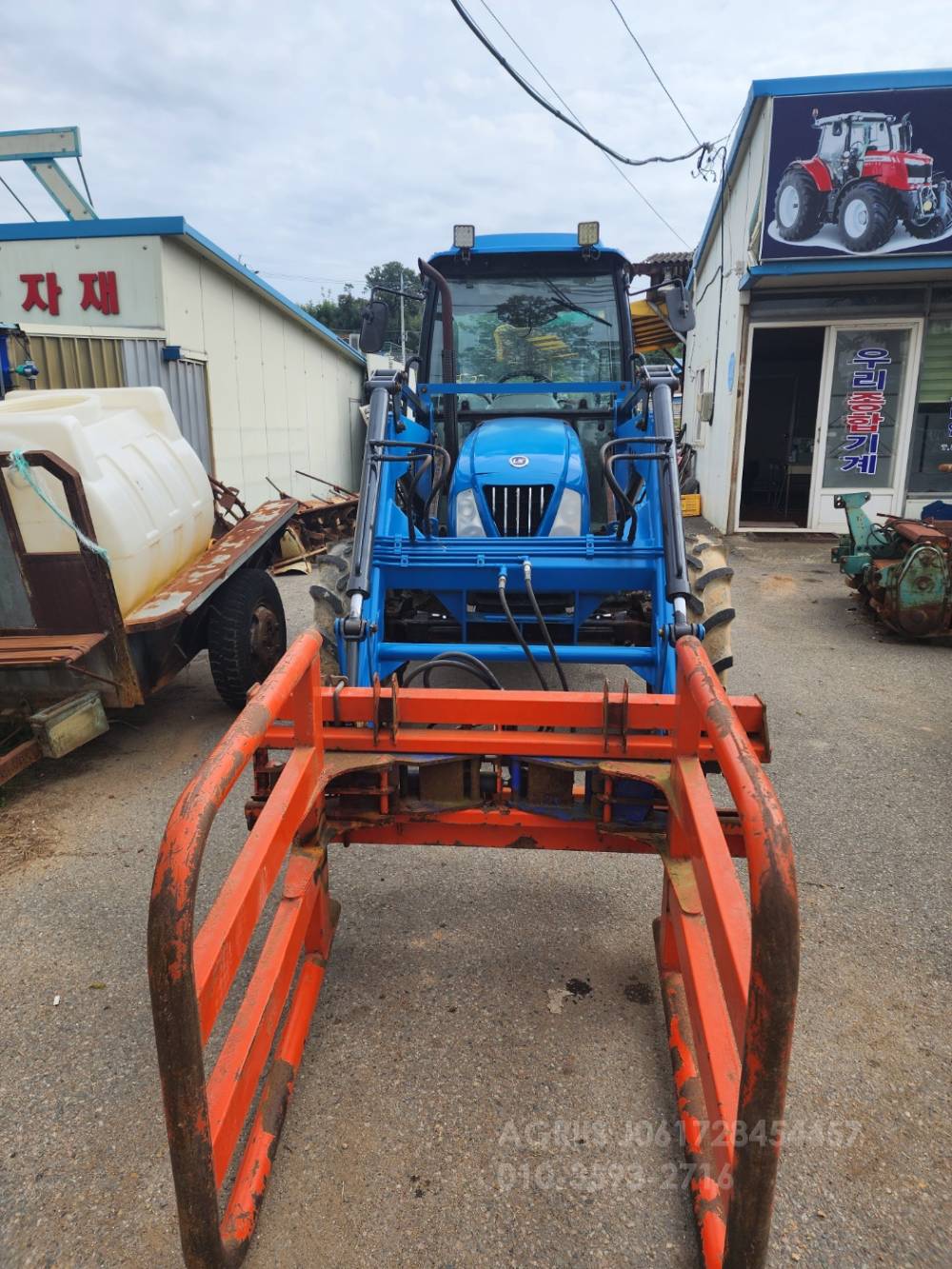 LS Tractor U55 (55hp) 앞좌측면