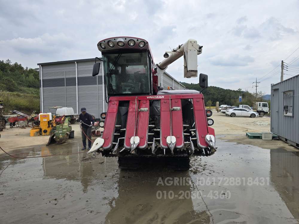 Yanmar Combine Harvester YH6115 (6Rows) 뒤우측면