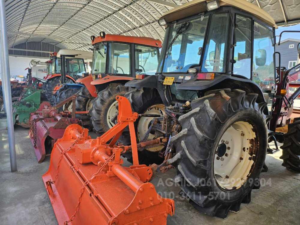 TYM Tractor T552 (55hp) 앞좌측면