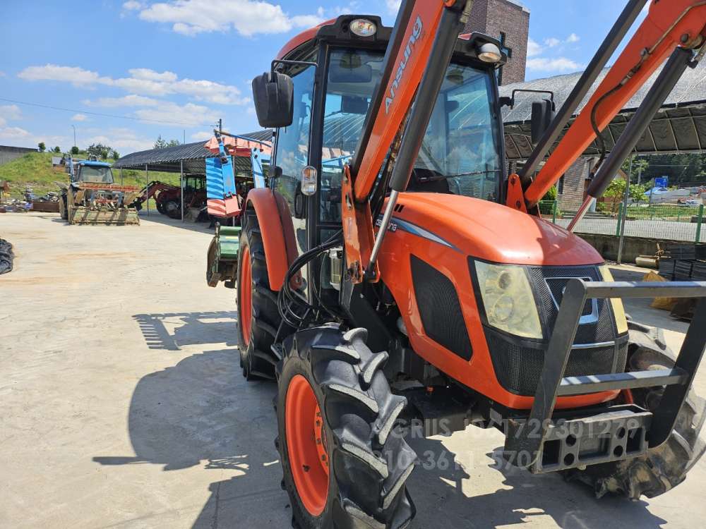 Daedong Tractor RX620 (62hp) 측면