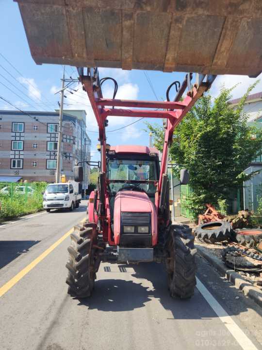 TYM 트랙터 T720 (72마력) 앞좌측면