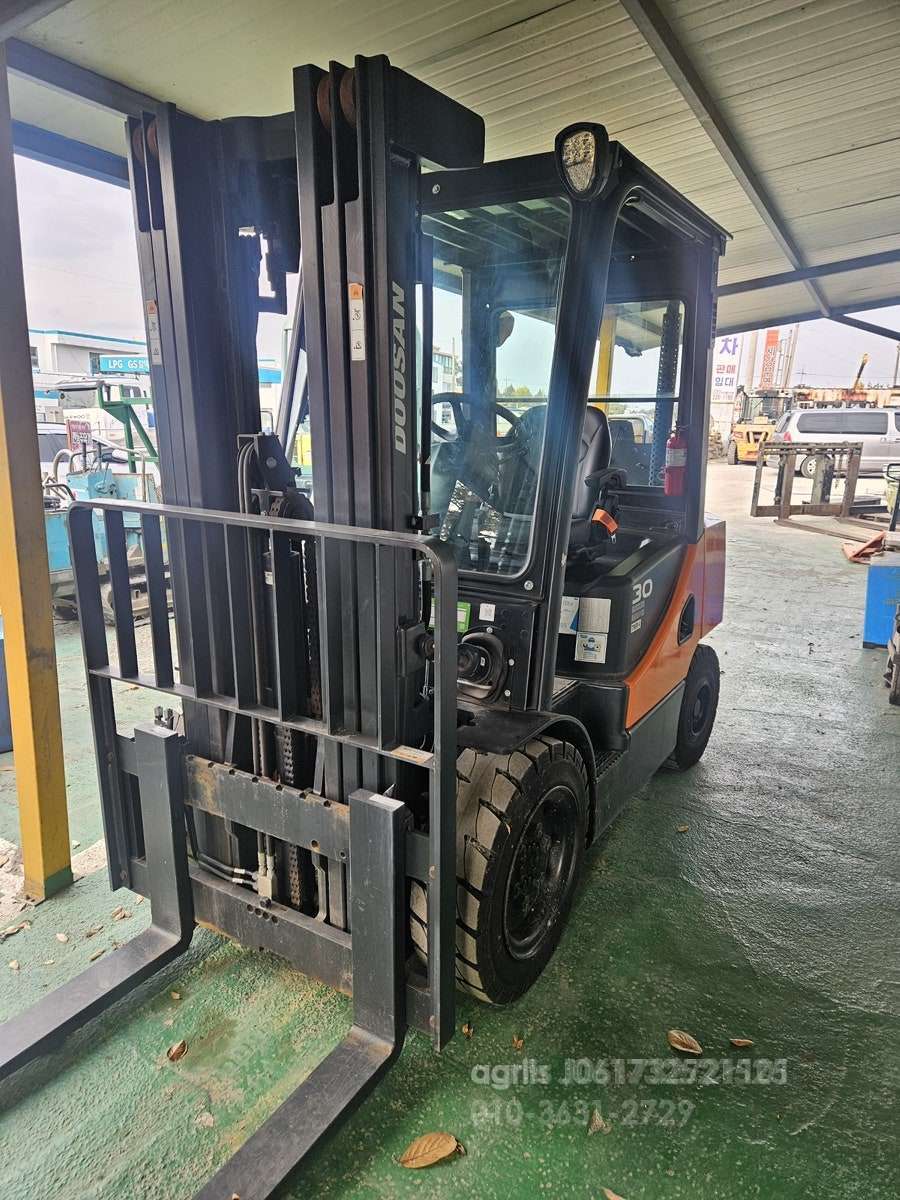 Doosan Forklift D30 앞뒤 캐빈  운전석