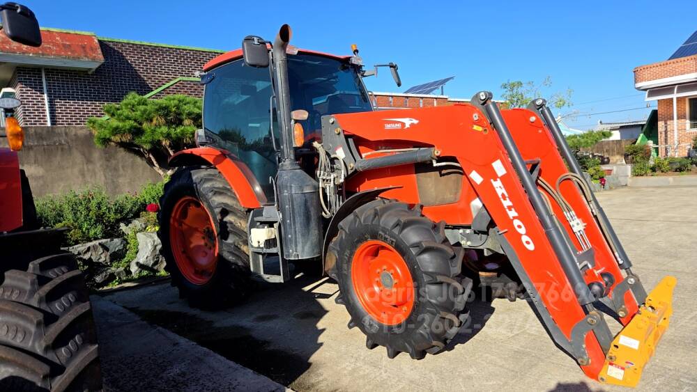 Kubota Tractor M6-135 (143hp) 엔진내부