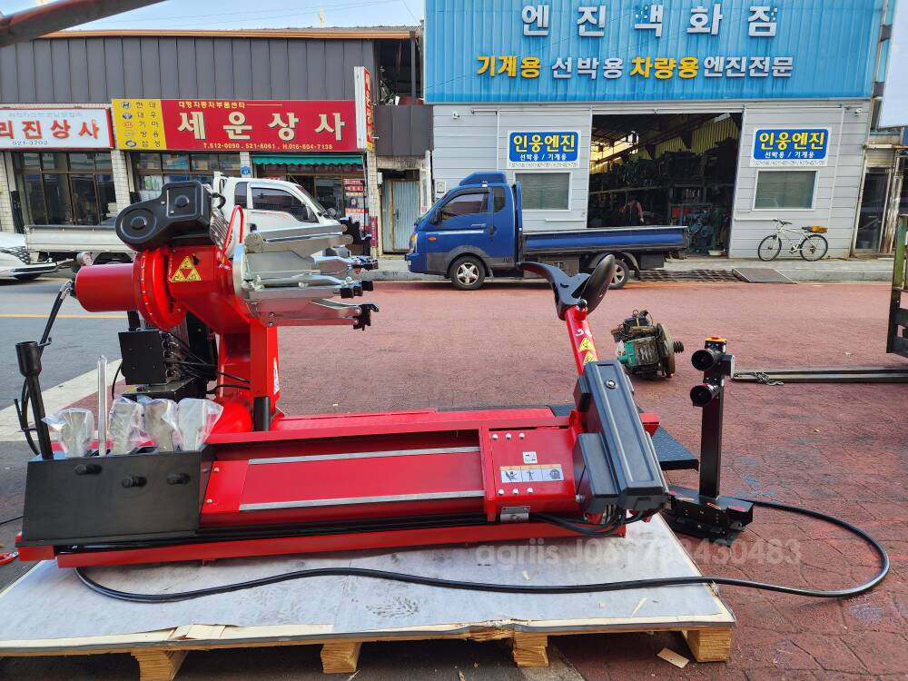 대형타이어탈착기 대형타이어탈착기 56인치 STC56ULTRA 뒤우측면