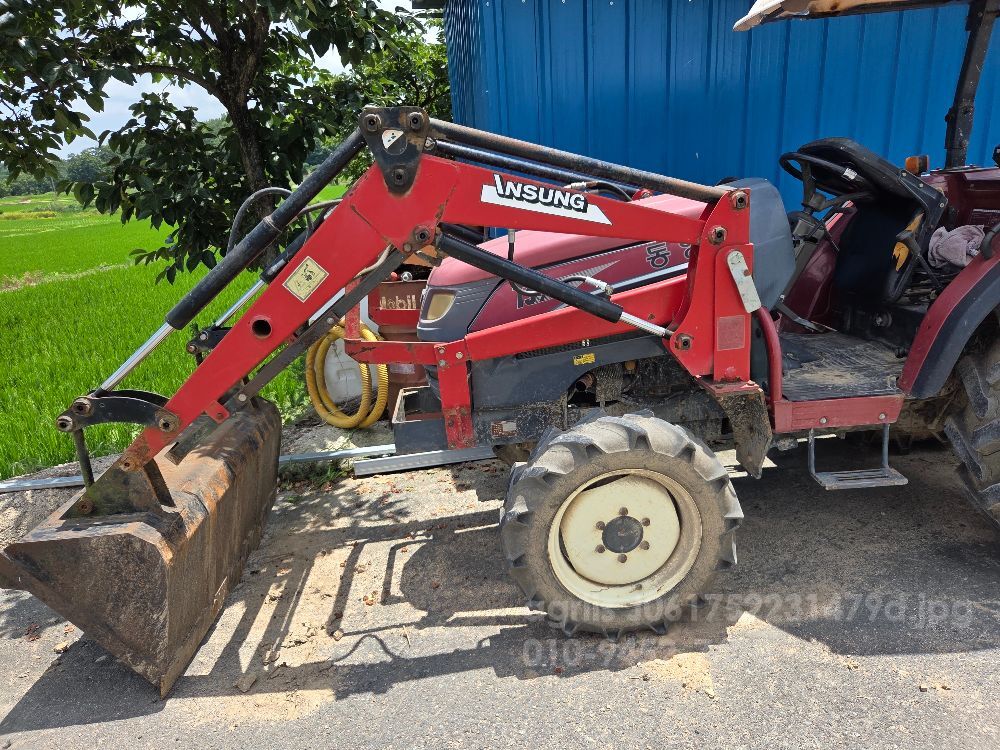 TYM 트랙터 T390 뒤우측면