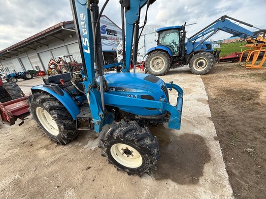 LS Tractor R53 (53hp) 앞좌측면