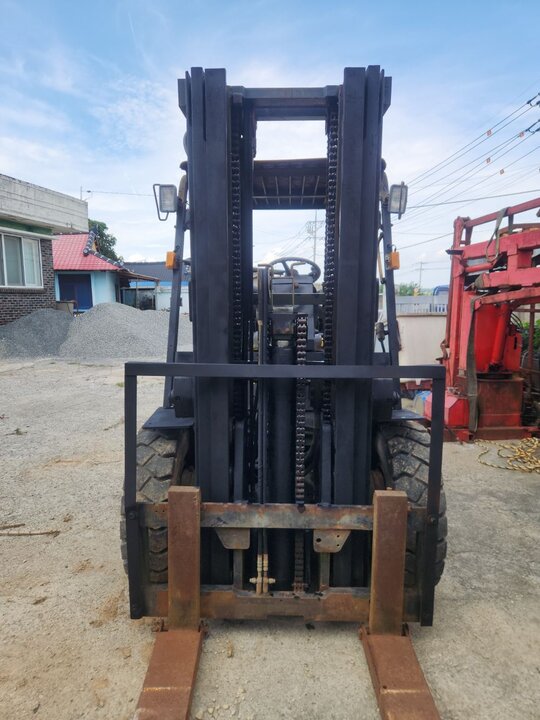 Doosan Forklift D35S-53단 (3.5톤) 앞좌측면