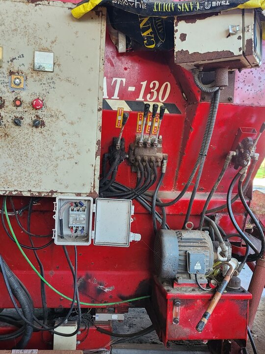 닌도 배합기  앞좌측면