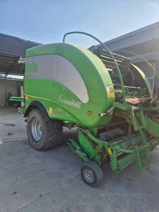  Round Baler FUSION3  앞좌측면