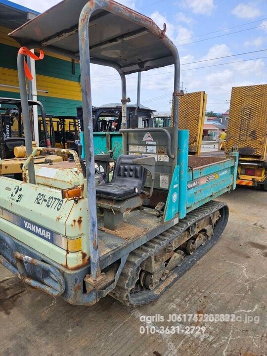 얀마 궤도형 덤프캐리어 C30R C50R 앞좌측면