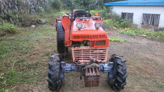 Daedong Tractor L300 (30hp) 앞좌측면