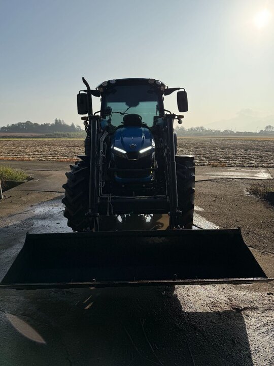 LS Tractor MT7.115 (117hp) 앞좌측면