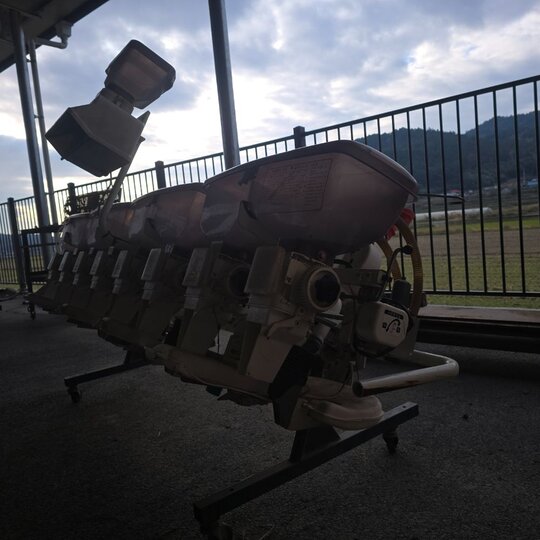 구보다 이앙기 (8조식) 앞좌측면