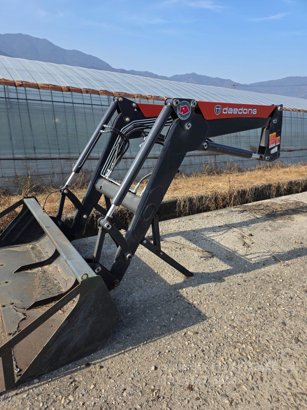 대동 로더 Hit-320L 뒤우측면