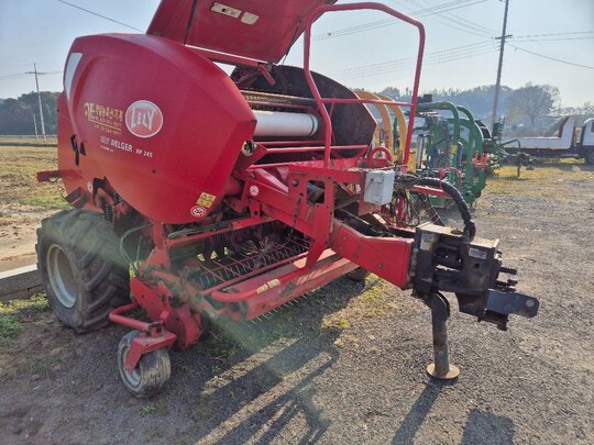 웰거 RP245 원형베일러 RP245 앞좌측면