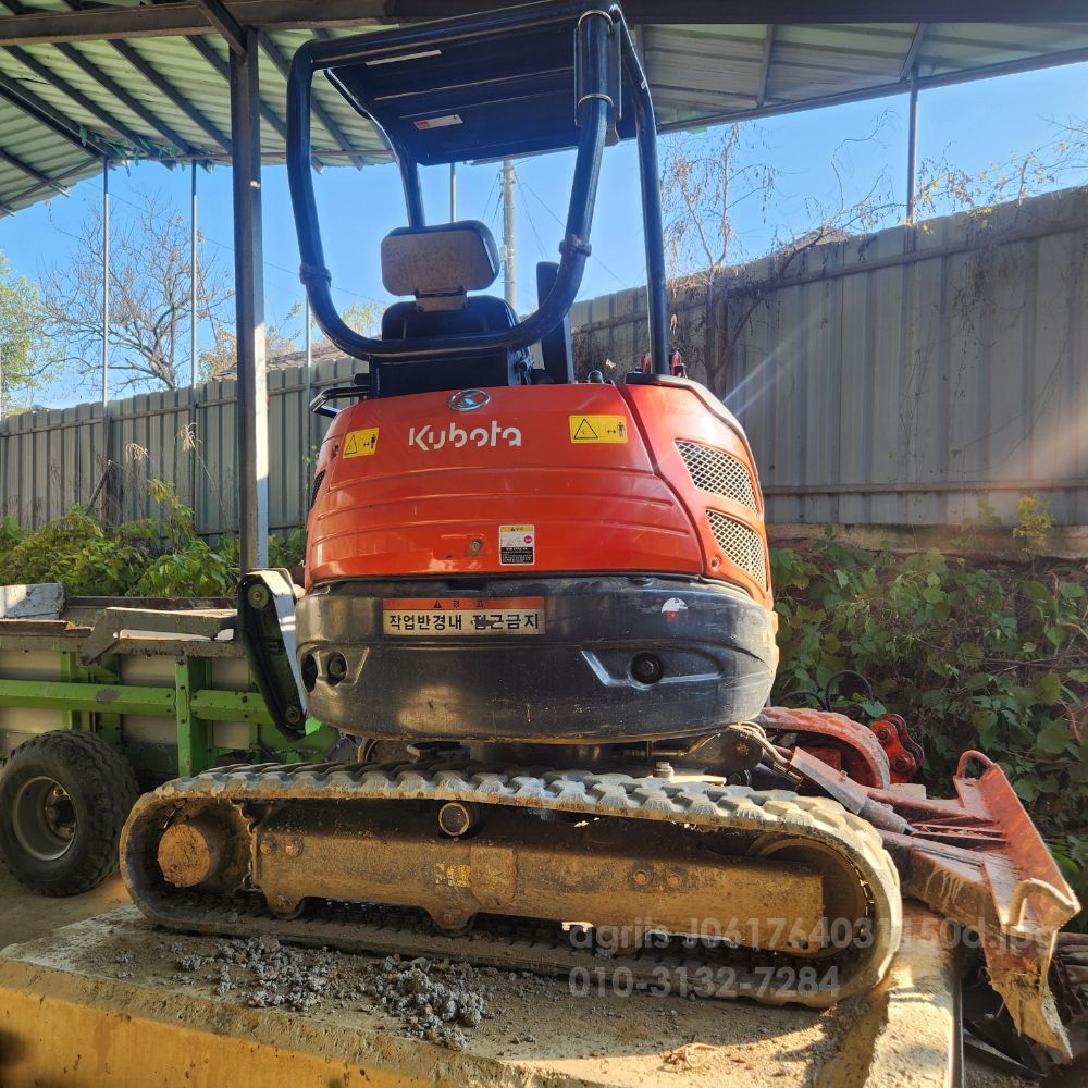  Excavator 구보다20 (2000톤) 뒤우측면