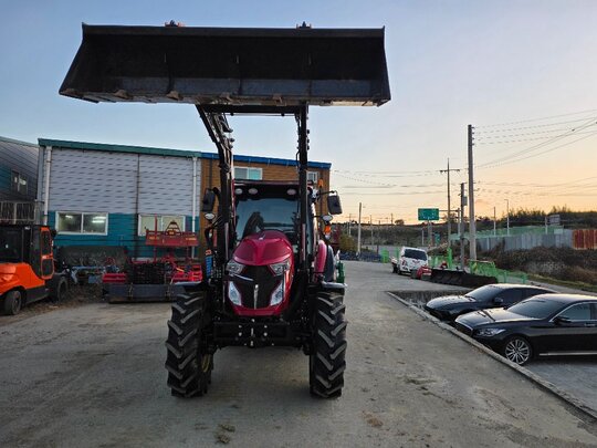 얀마 트랙터 YT5113A (113마력) 앞좌측면