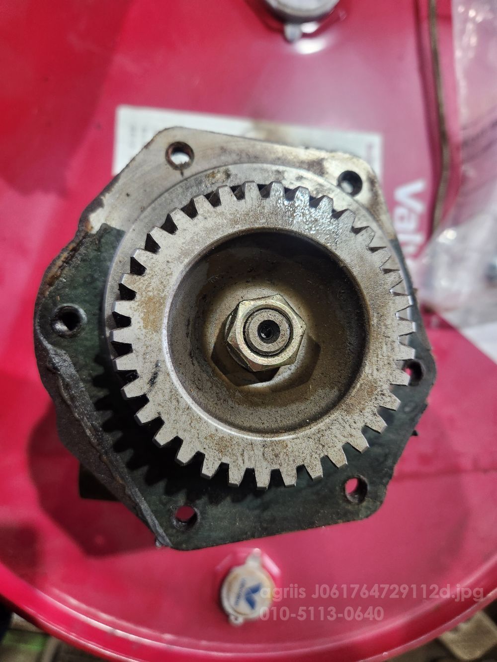  대동 d702 대동 d702/dx80/mx80 유압펌프  뒤우측면