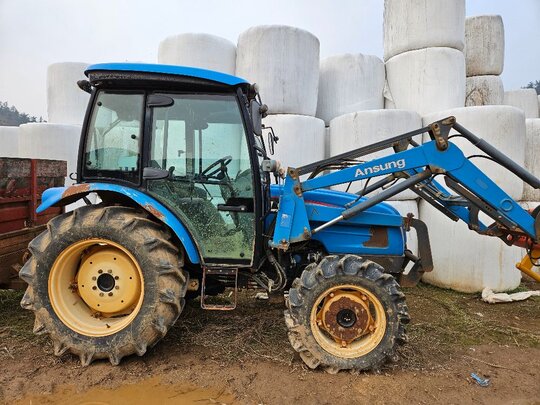 LS Tractor U47 (47hp) 앞좌측면