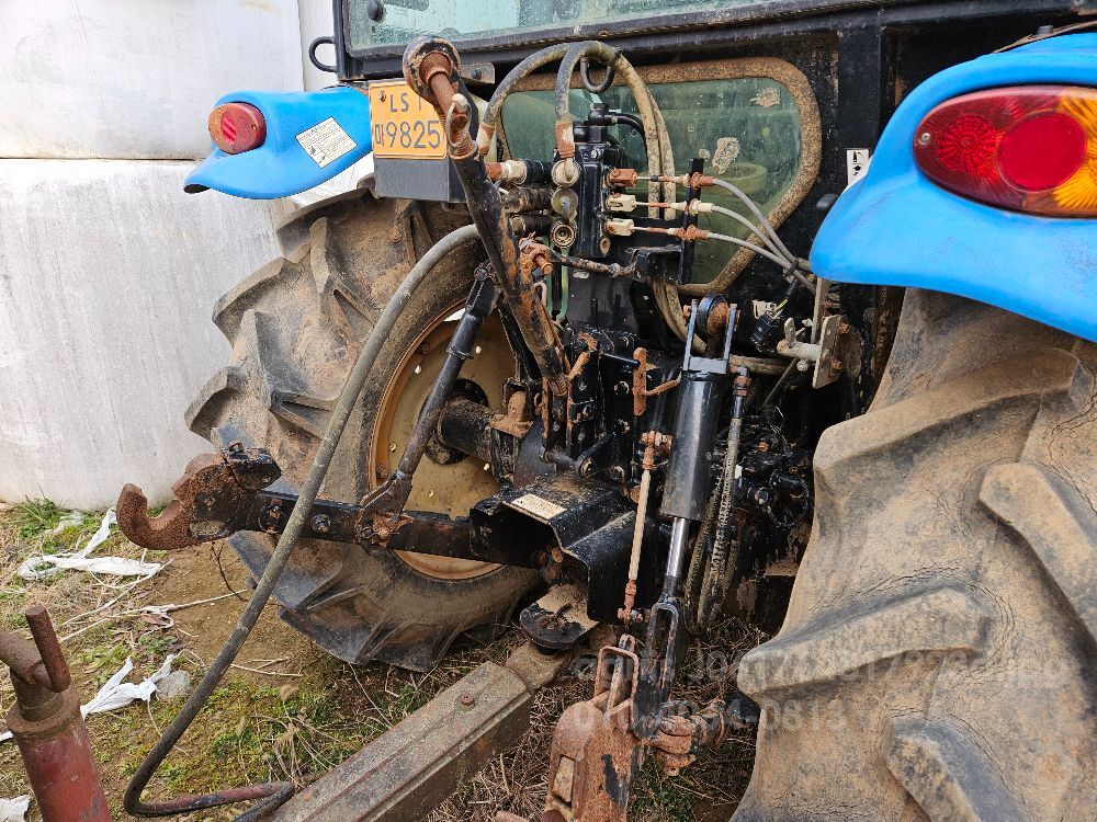 LS Tractor U47 (47hp) 뒤우측면