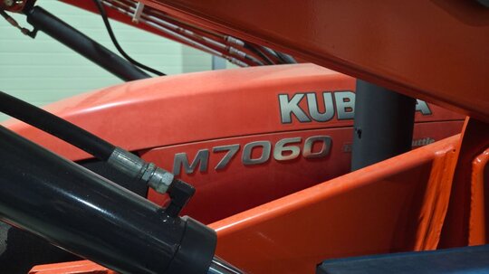 Kubota Tractor M7060 (72hp) 앞좌측면