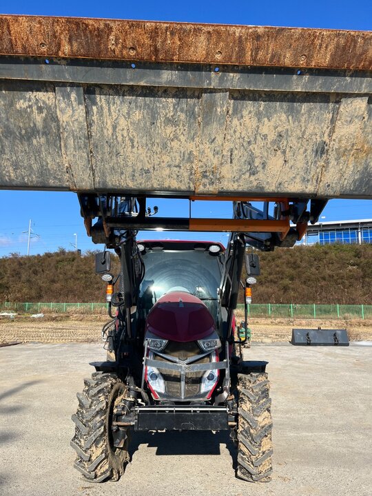 얀마 트랙터 YT470 (70마력) 앞좌측면