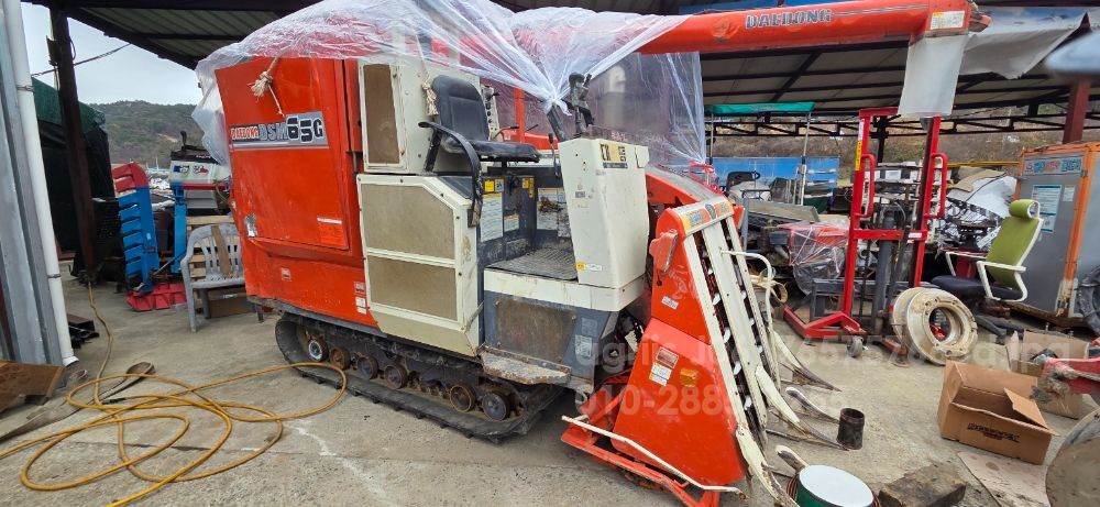 대동 콤바인 DSM65 (4조식) 뒤우측면