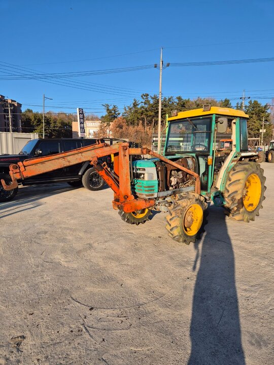 Daedong Tractor D43 (43hp) 앞좌측면