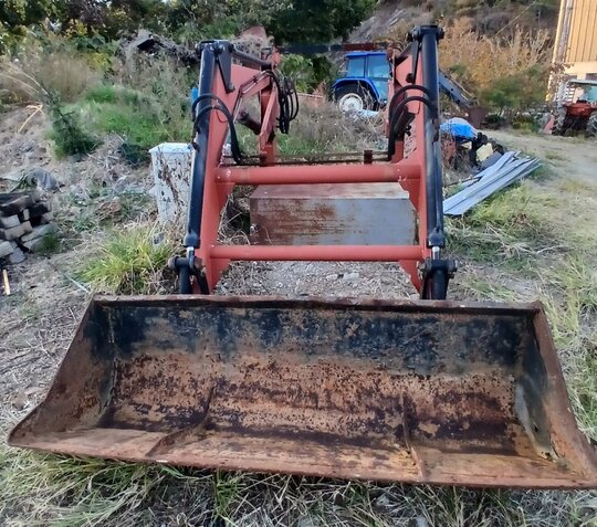 NewHolland Loader 피아트 80~66  앞좌측면