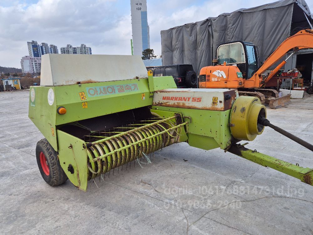 Shibaura Rectangle Baler MARKANT55  뒤우측면