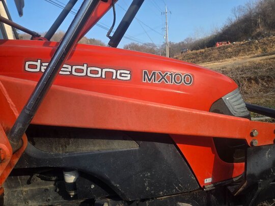 Daedong Tractor MX100 (100hp) 앞좌측면