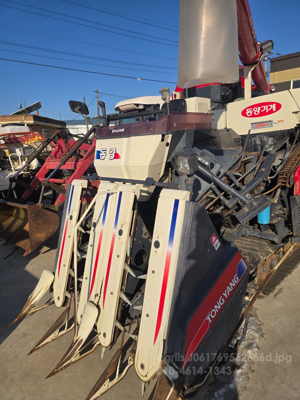 TYM Combine Harvester C704G (4Rows) 뒤우측면