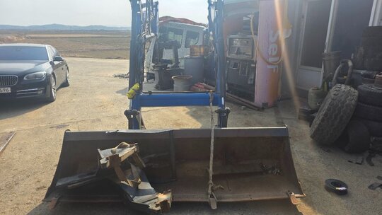 NewHolland Tractor T6050 (125hp) 앞좌측면