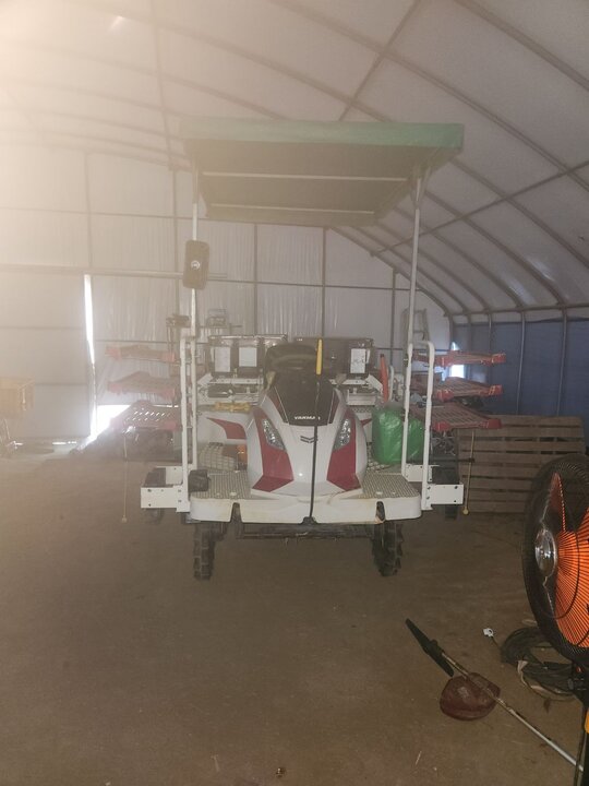 Yanmar Rice transplanter YR6DA (6Rows) 앞좌측면