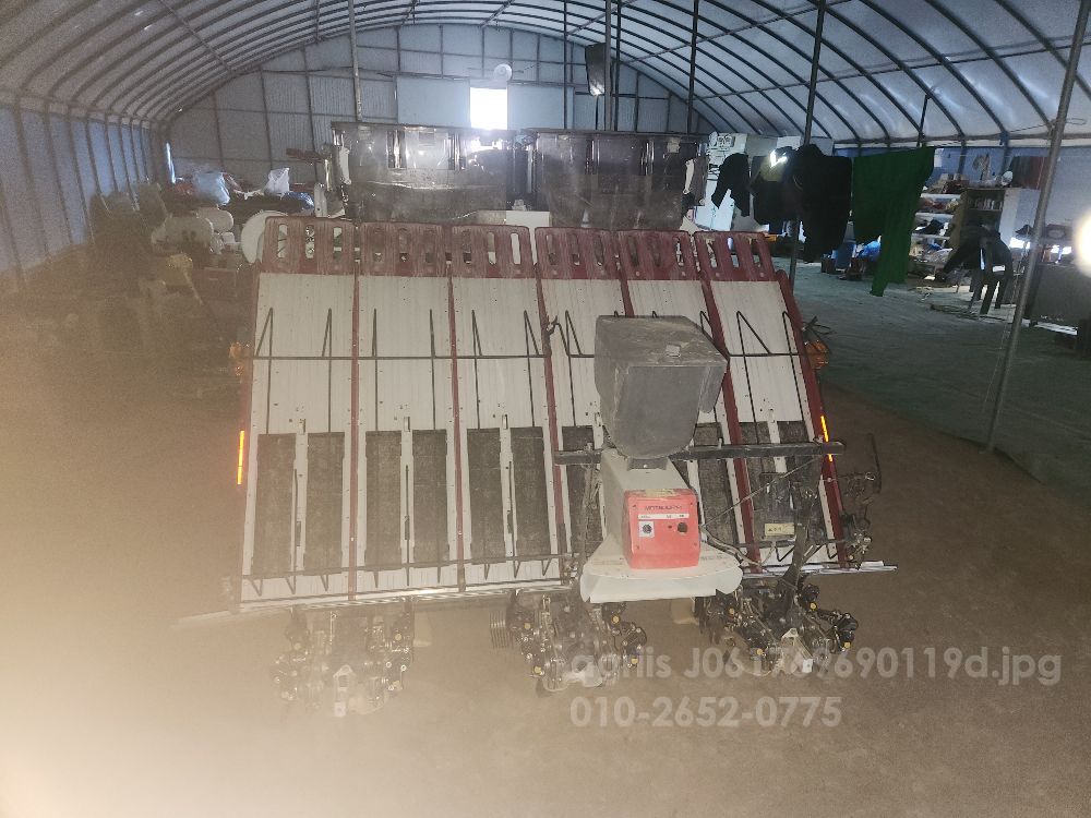 Yanmar Rice transplanter YR6DA (6Rows) 뒤우측면