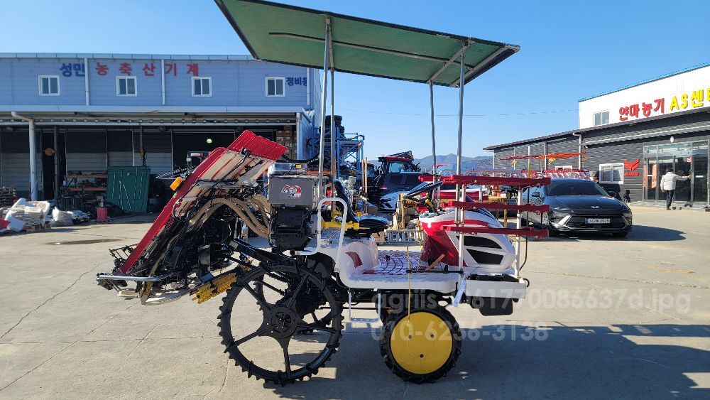 얀마 이앙기 YR6D (6조식) 뒤우측면