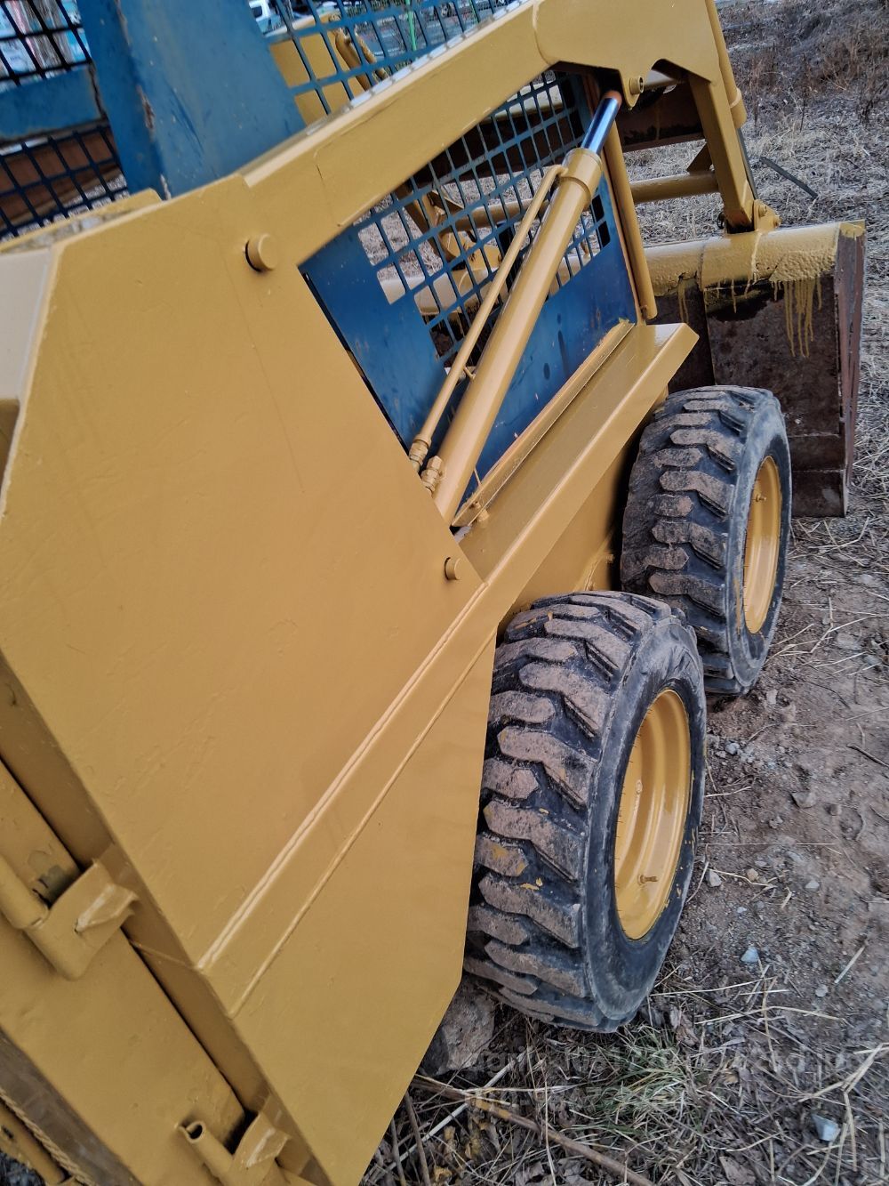  Skid steer loader 현대  뒤우측면