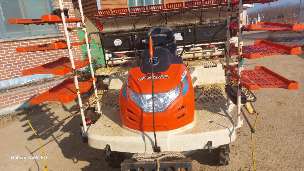 대동 이앙기 ERP80D (8조식) 앞좌측면